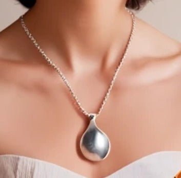 Pendant necklace